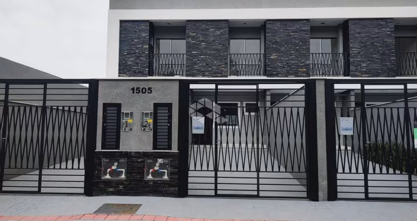 Sobrado com 2 suítes  1 vaga