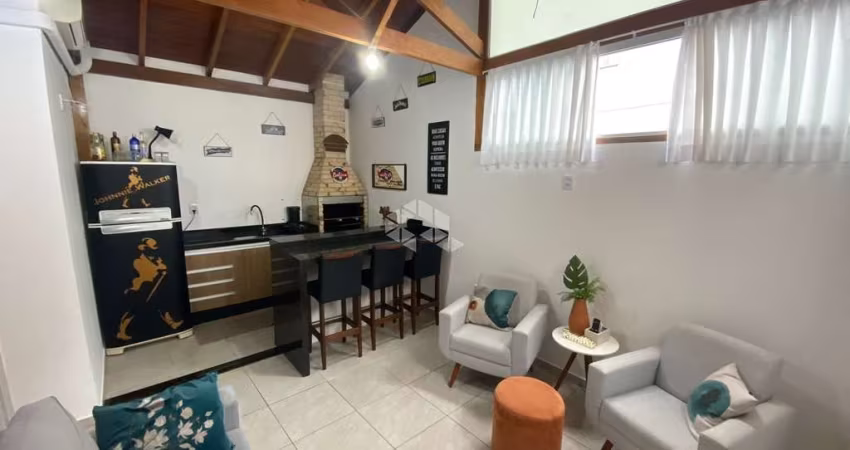 Casa em Itajaí com 2 dormitório.