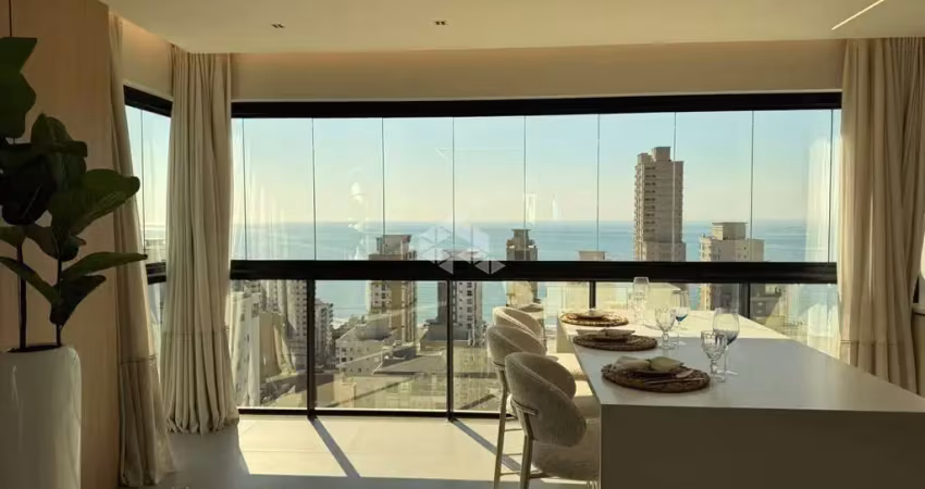 Apartamento 3 suítes na meiapraia com 3 vagas de garagem
