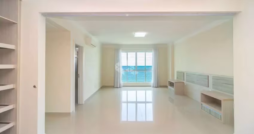 Apartamento 4 suítes com vista mar na meia praia em itapema