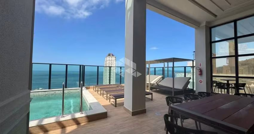 Apartamento 02 quartos , sendo 02 suítes e 01 vaga de garagem