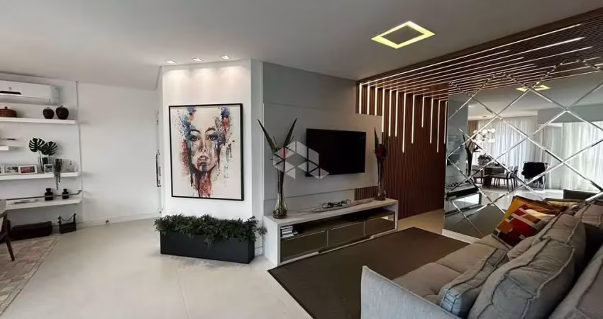 Apartamento mobiliado quadra mar na meia praia em itapema