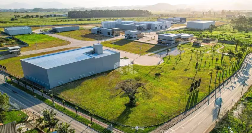 Terreno comercial em condomínio fechado em porto belo