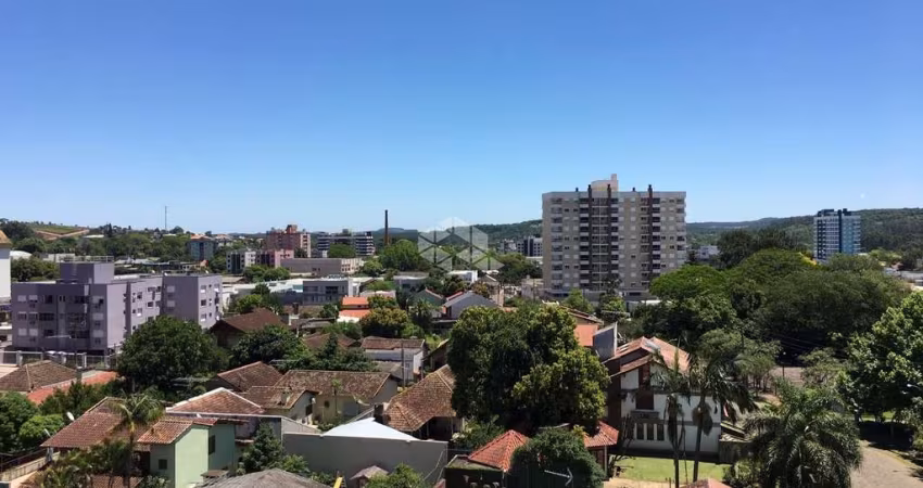 Apartamento 3 dorm. com suite, sala 2 ambientes com sacada com churrasqueira, garagem. 100m2