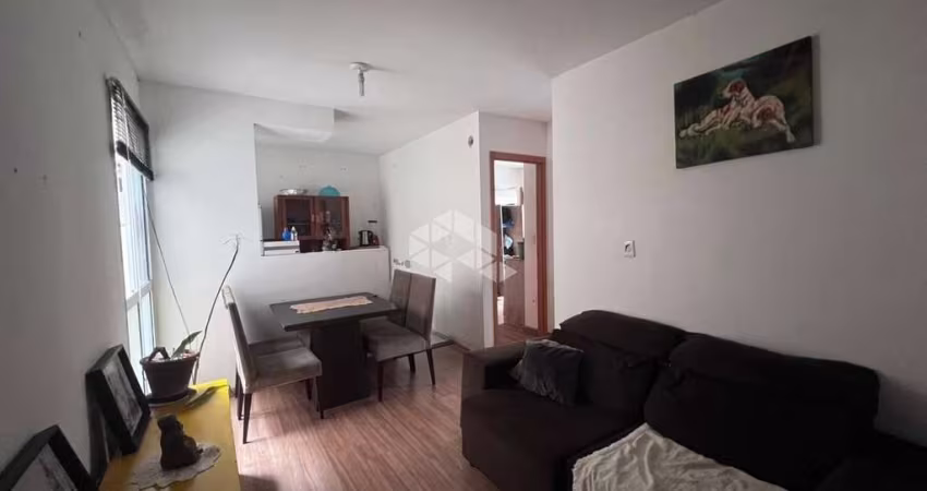 Apto. 2 quartos, 1 banh. sala, coz. 1 vaga no 2° andar, sol nascente.