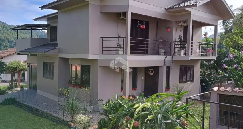 Casa 04 dormitorios  bairro das rosas estancia velha