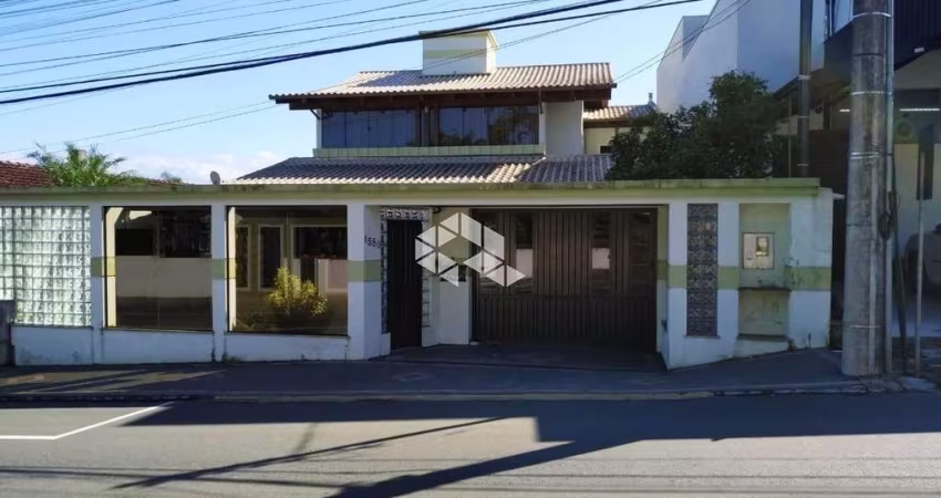Casa mobiliada 2 suítes + 2 quartos na Vila Lenzi em Jaraguá do Sul, SC