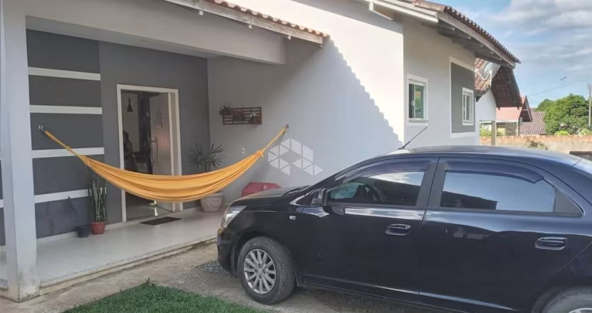 Casa térrea 1 suíte + 2 quartos/dormitórios na Ilha da Figueira em Jaraguá do Sul, SC