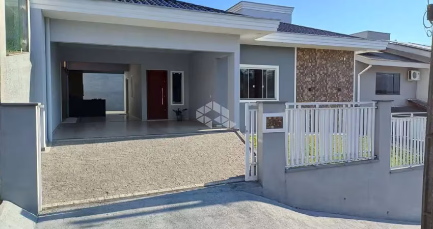 Casa 1 suíte + 2 quartos no bairro Amizade em Jaraguá do Sul, SC