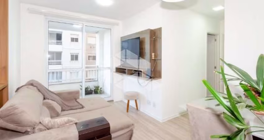 Apartamento com sacada, churrasqueira, muita infraestrutura e totalmente mobiliado, incluído moveis e eletroeletrônicos.