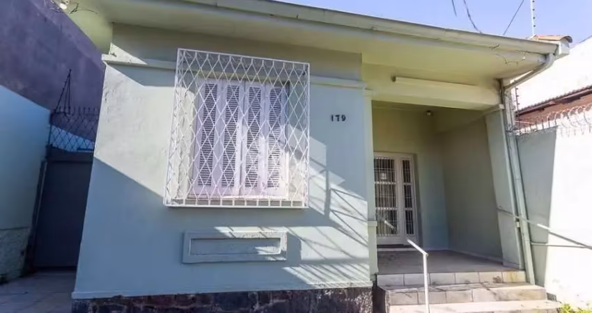 Casa com 3 quartos à venda na Rua Doutor Sebastião Leão, 179, Azenha, Porto Alegre