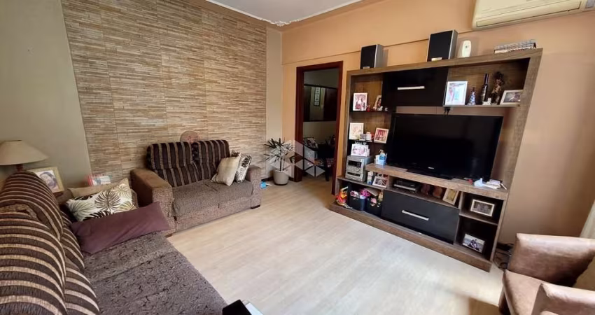 Baixou R$ 55 mil!! Apartamento de 03 dormitórios e Junto à Redenção.