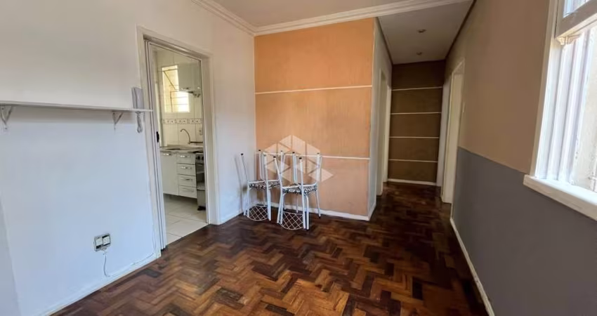 Apartamento de 03 dormitórios no bairro Santo Antônio com uma vaga de estacionamento.
