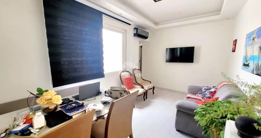 Baixou 20 mil!! Apartamento 02 dormitórios + dep empregada e semi mobiliado na Cidade Baixa