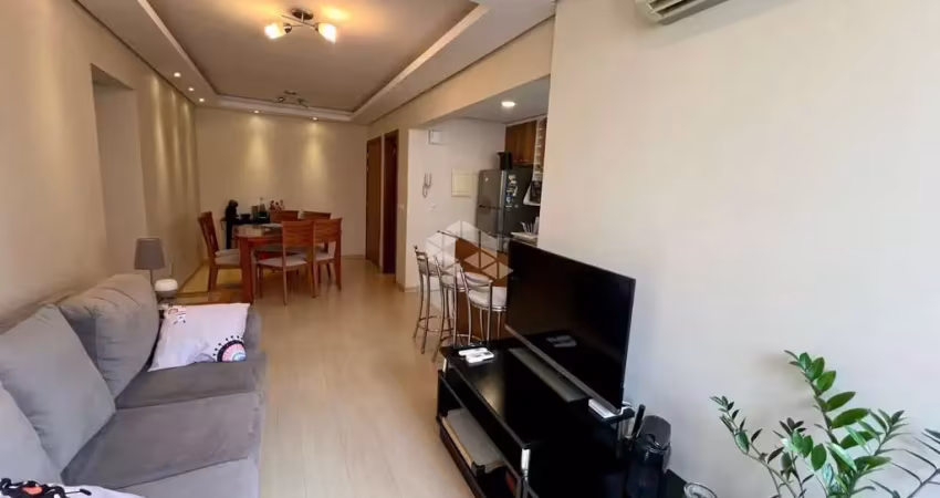 Apartamento com 2 dormitórios, 1 vaga/box no bairro cidade baixa.