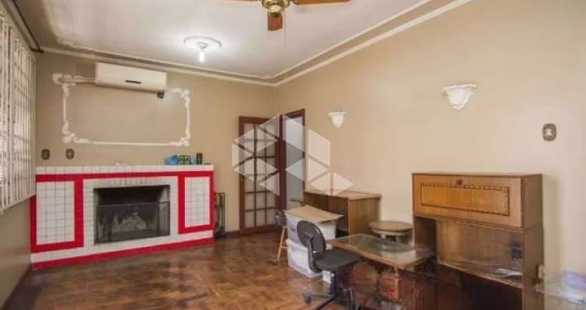 Apartamento de 2 dormitórios no Menino Deus