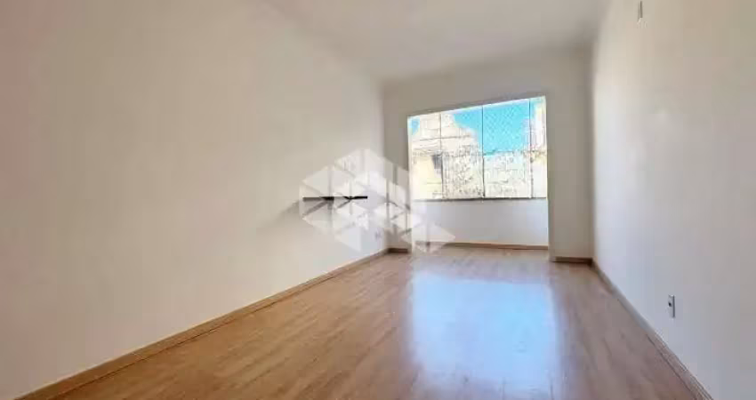Apartamento 2 dormitórios, ambos com sacada, todo reformado, prédio com elevador