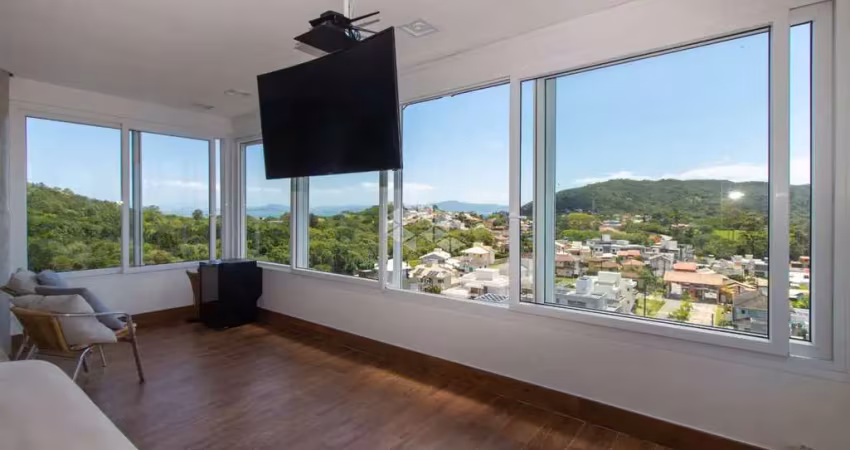 CASA EM CONDOMINIO EM SANTO ANTONIO DE LISBOA