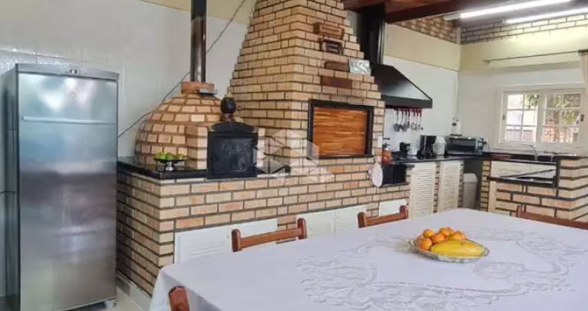 CASA À VENDA EM JURERÊ, 345M² COM PÉ DIREITO DUPLO