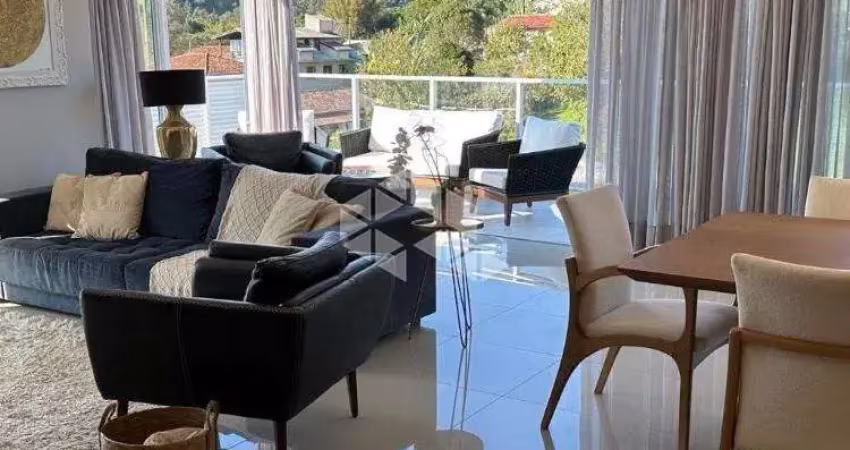 Cobertura Duplex de Alto Padrão  à venda em  em Canasvieiras/ Vista Mar