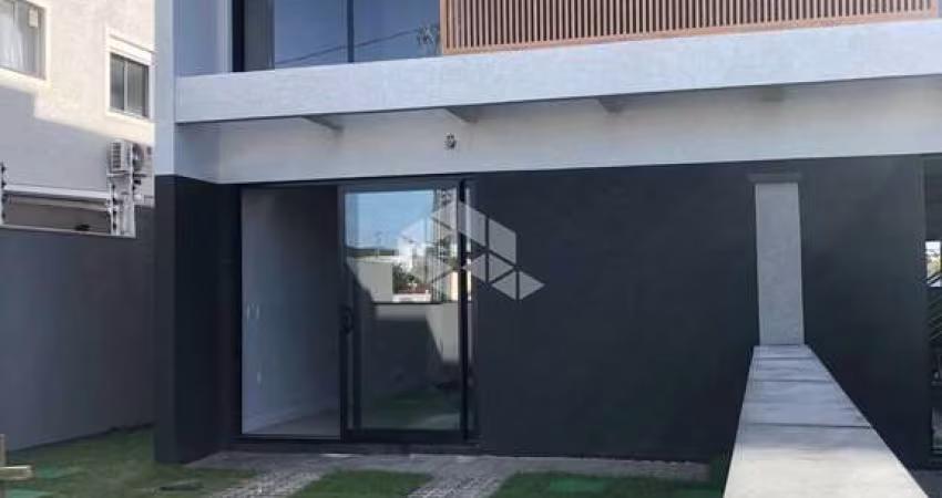 Sobrado  à venda com 3 suítes, 2 vagas