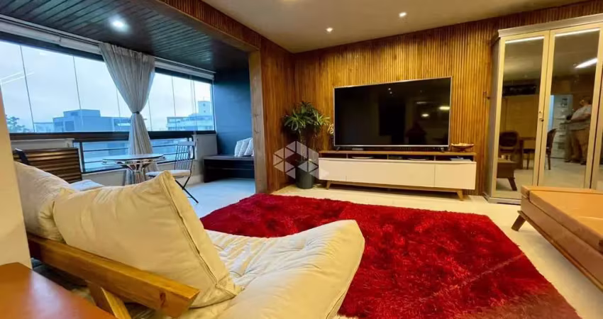 Apartamento à venda de 2 dormitórios mobiliado em jurerê ,peerto da praia