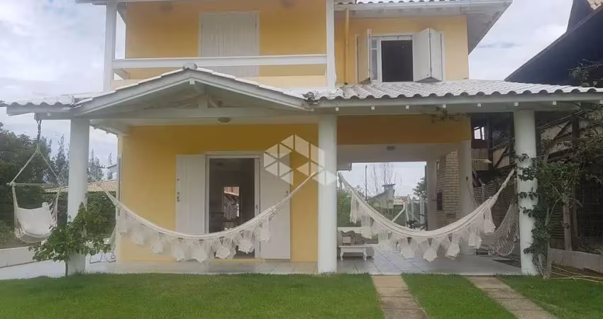 Casa com 3 quartos à venda na Cruzeiro Do Sul, 65, Lot. Praia de Ibiraquera, Imbituba