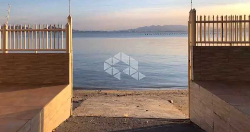 Casa pé na areia à venda em sambaqui - florianópolis