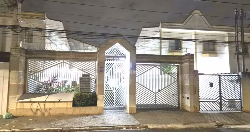 Casa em condomínio fechado com 90 m2 e 2 vagas cobertas!!