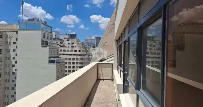 Sala comercial à venda c/2 banheiros, 208m² e uma sacada espetacular.