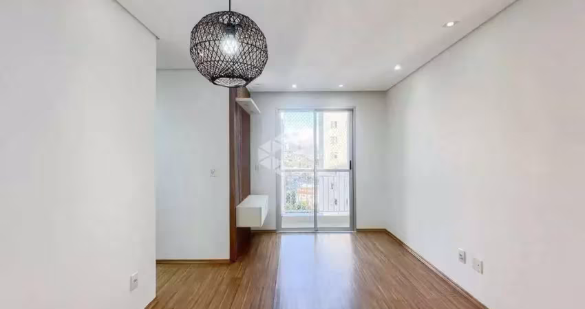 Apto à venda c/2 quartos, 1 banheiro e 1 vaga! ótima localização.