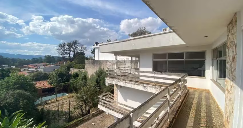 Sobrado à venda no tucuruvi - 5 quartos (3 suítes), piscina, salão de festas e 7 vagas em 1.056m² de terreno
