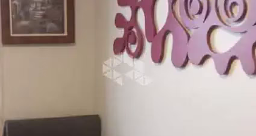 Apartamento de dois amplos dormitórios/quartos com sacada,  bairro petrópolis