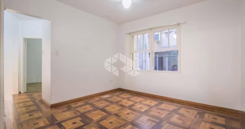 Apartamento de 02 dormitórios no Bairro Petrópolis