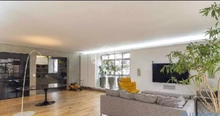 Apartamento à venda no Jardim Europa com 185m², 2 quartos, sendo 1 suíte, 1 vaga