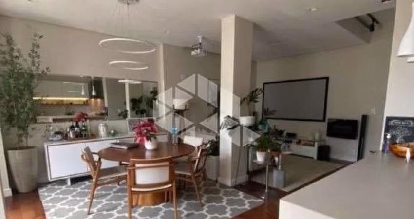 VENDA Sobrado de 250m² com 5 dormitórios sendo 3 suítes e 3 vagas na região do Brooklin, próximo do metrô