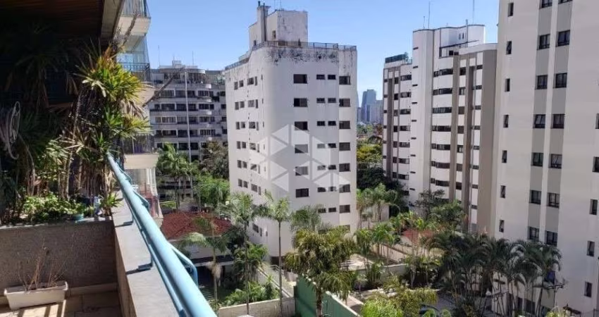 Apartamento a venda no  Brooklin com 136m², 3 dormitorios sendo 1 suíte e 2 vagas de garagem