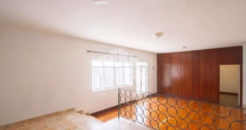 VENDA Sobrado de 310 m² com 4 quartos sendo 1 suíte no bairro Brooklin, próximo de transporte
