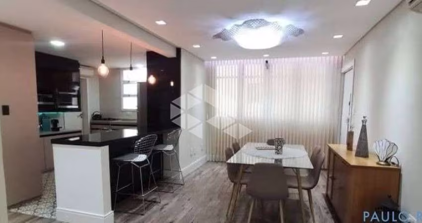 Vila Mariana, apartamento para venda próximo ao metrô com 2 dormitórios (Living ampliado) e duas vagas de garagem.