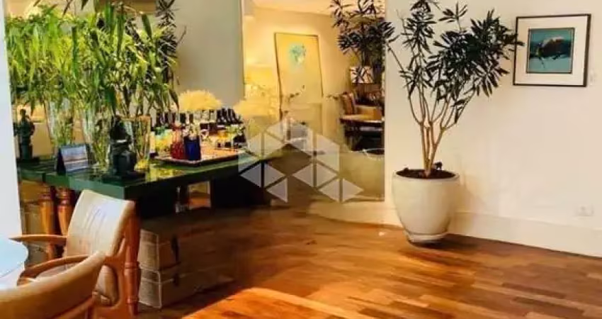 Apartamento com 3 dormitórios com 3 vagas de garagem á venda no morumbi