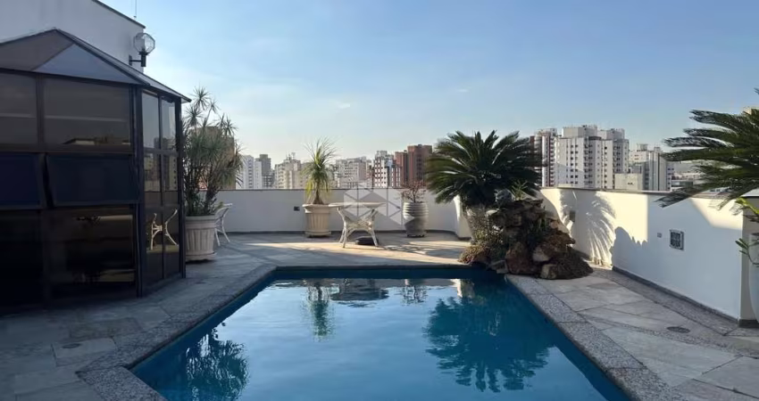 Cobertura Duplex a venda em Moema com 472m², 3 suite, 6 banheiros e 7 vagas.