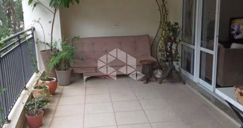 Apartamento à venda com 4 quartos, sendo 2 suítes, e 3 banheiros