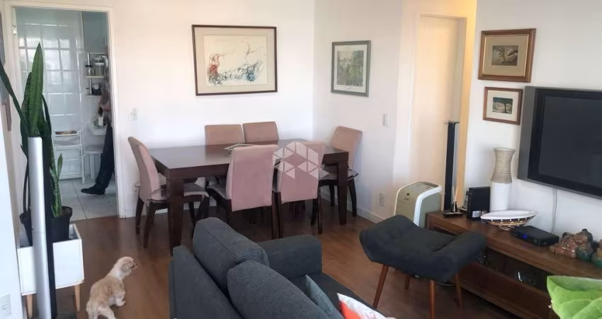 VENDA Apartamento 82m² 3 dormitórios (1 suíte) 2 vagas no CAMPO BELO, próximo ao metrô.