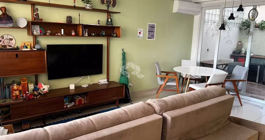 VENDA e LOCAÇÃO Casa em Condominio com 130m², 3  quartos (1 suíte) , 2 vagas + Depósito- Vila Romana