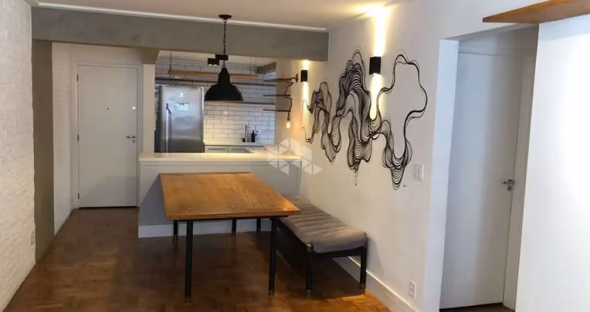 Venda apartamento com 75m², 2 dormitórios (1 suíte), 1 vaga fixa - moema - reformado e mobiliado