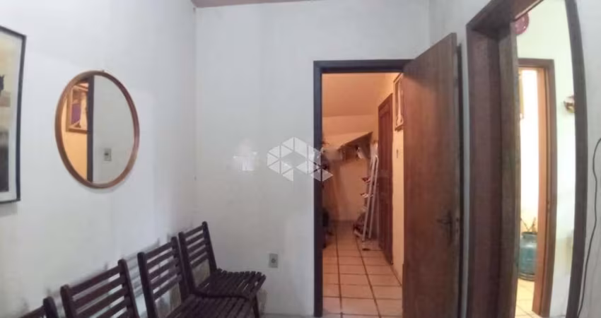 Casa 3 dormitorios com Pátio proximo a orla do Guaiba
