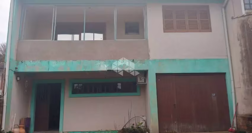 Casa 3 dormitorios com pátio proximo a orla do guaiba