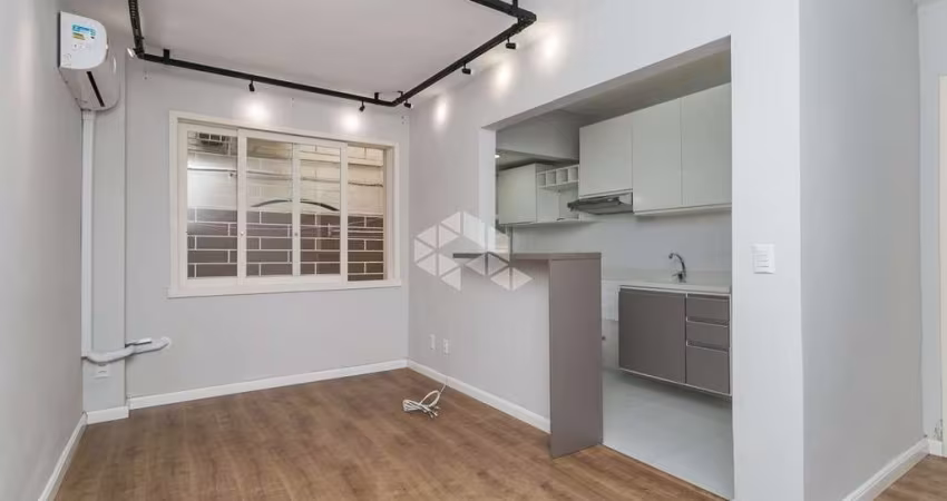 1 dormitório com 2 pátios, todo modernizado,  entre Getulio e Mucio