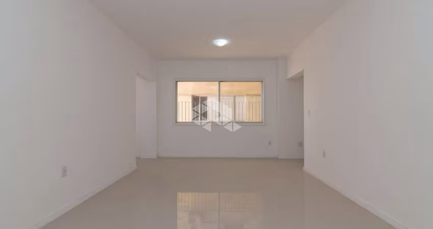 APARTAMENTO 2 DORMITÓRIOS REFORMADO