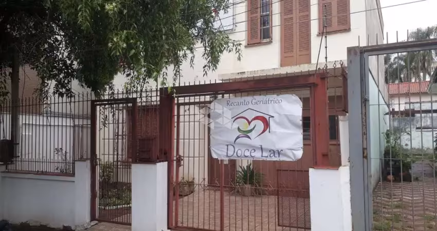 Casa com 4 quartos à venda na Rua Afonso Pena, 44, Azenha, Porto Alegre